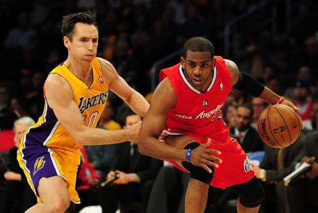 而国足在 而国足在